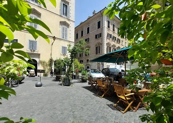 Charming Navona מלון