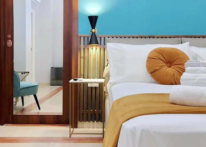 מלון Charming Navona 4*