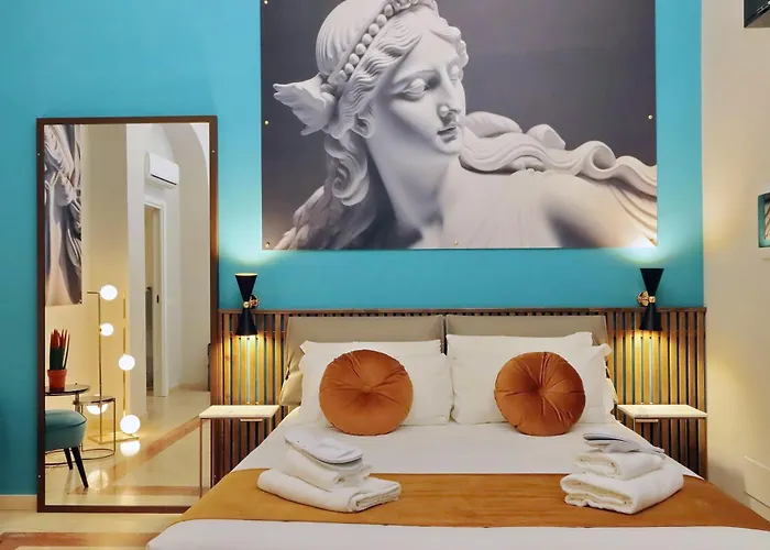 מלון Charming Navona 4*