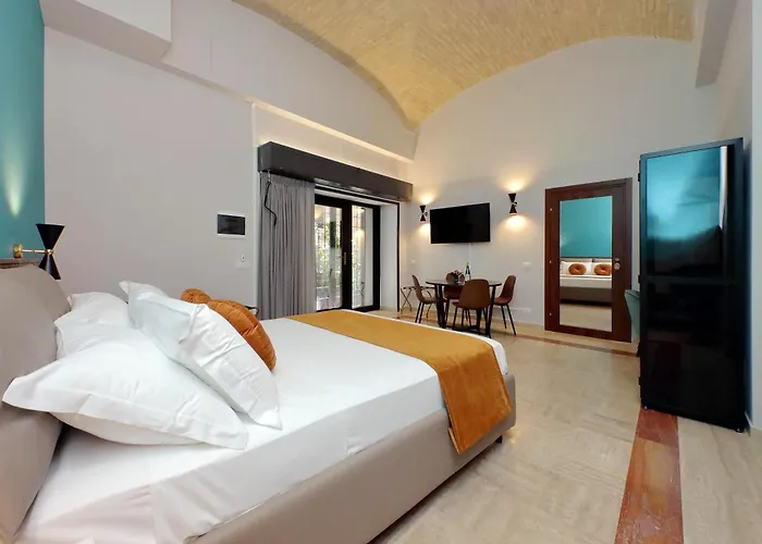 Charming Navona 4*